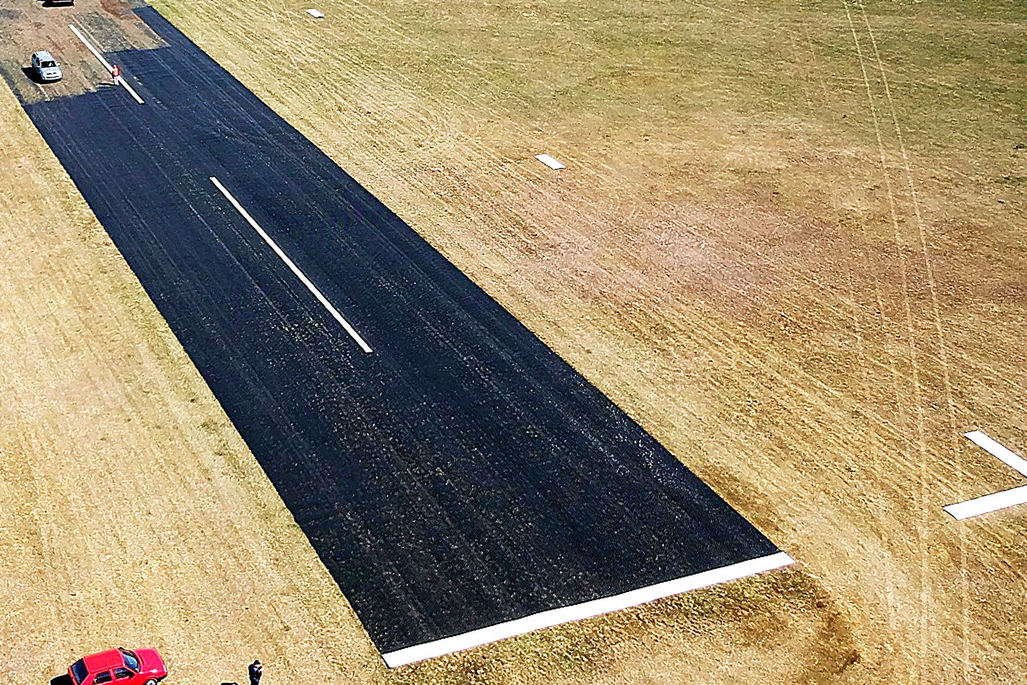 makierung-landebahn-weiss